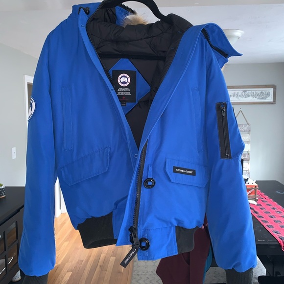 Canada Goose Jacket - Picture 1 of 9